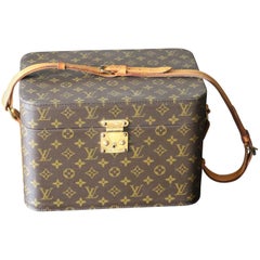 Louis Vuitton Train Case:: Louis Vuitton Jewelry Case:: Louis Vuitton Beauty Case