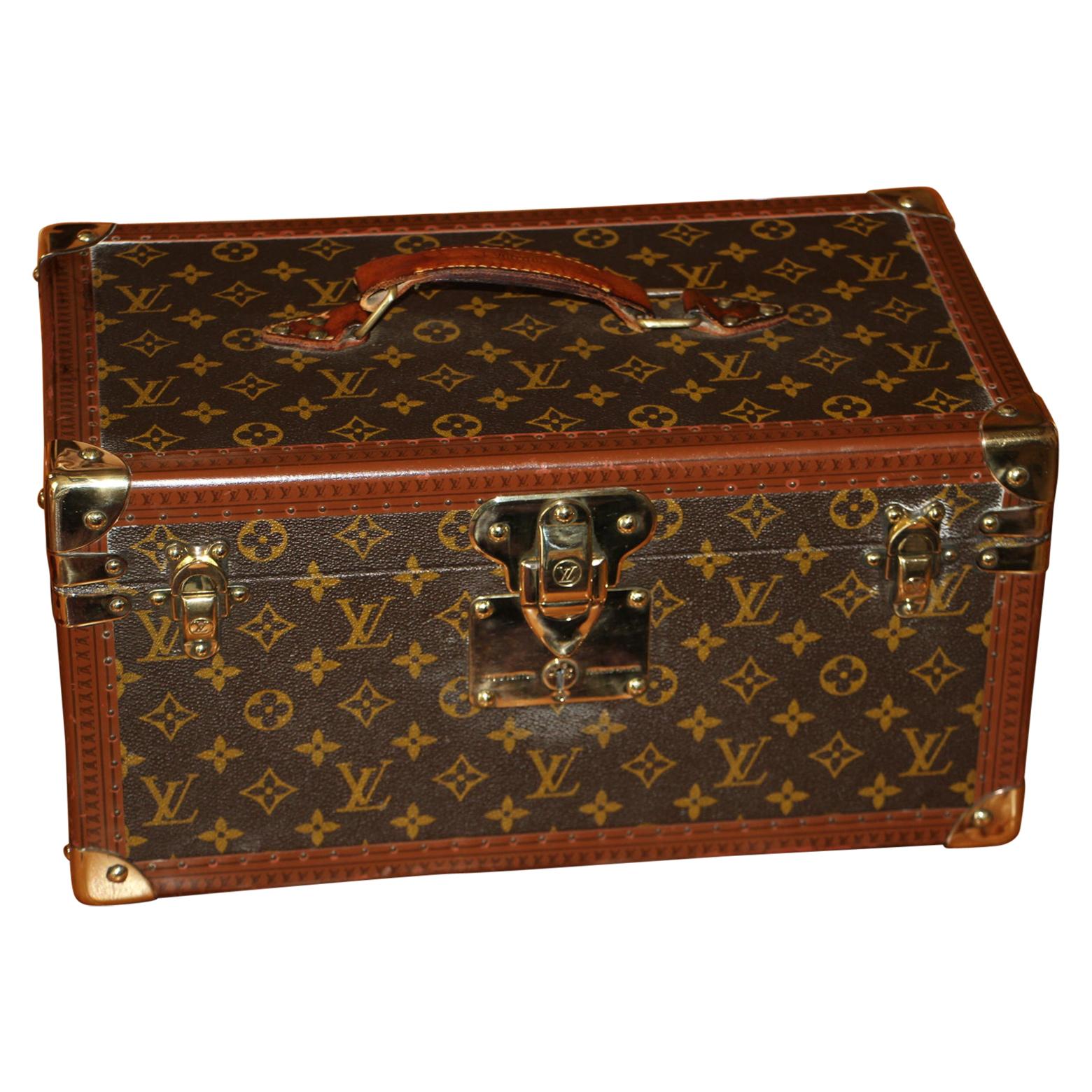 Louis Vuitton Boite Pharmacie Beauty Case Vanity Travel Bag Monogram  Vintage at 1stDibs