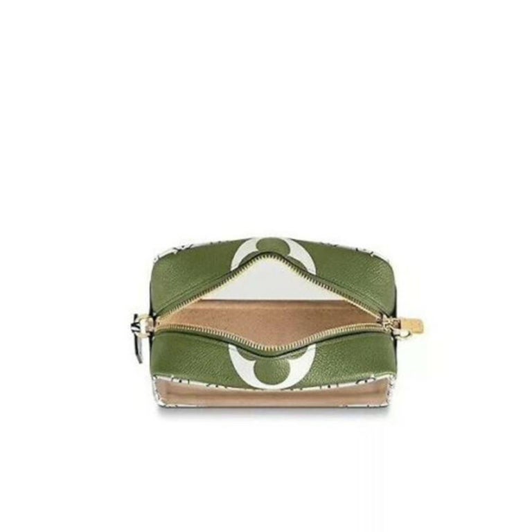 Louis Vuitton Translucent Ss19 Giants Beach Pouch Camera 870432 Shoulder Bag