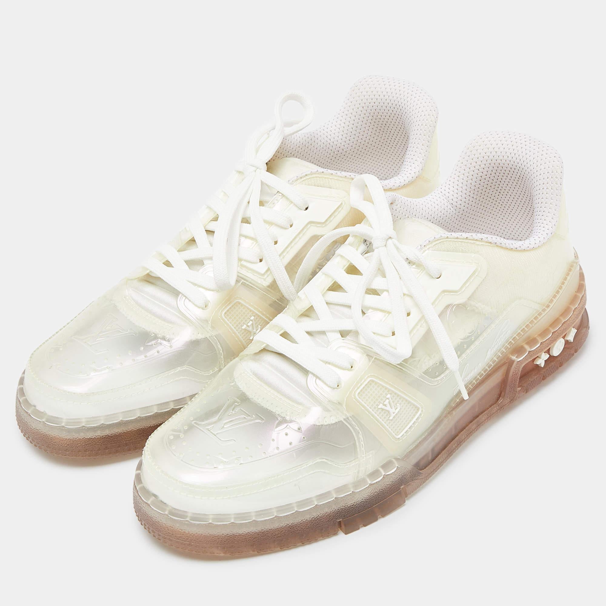 Add a statement appeal to your outfit with these sneakers. Made from premium materials they feature lace up vamps and relaxing footbeds. The rubber sole of this pair aims to provide you with everyday ease.