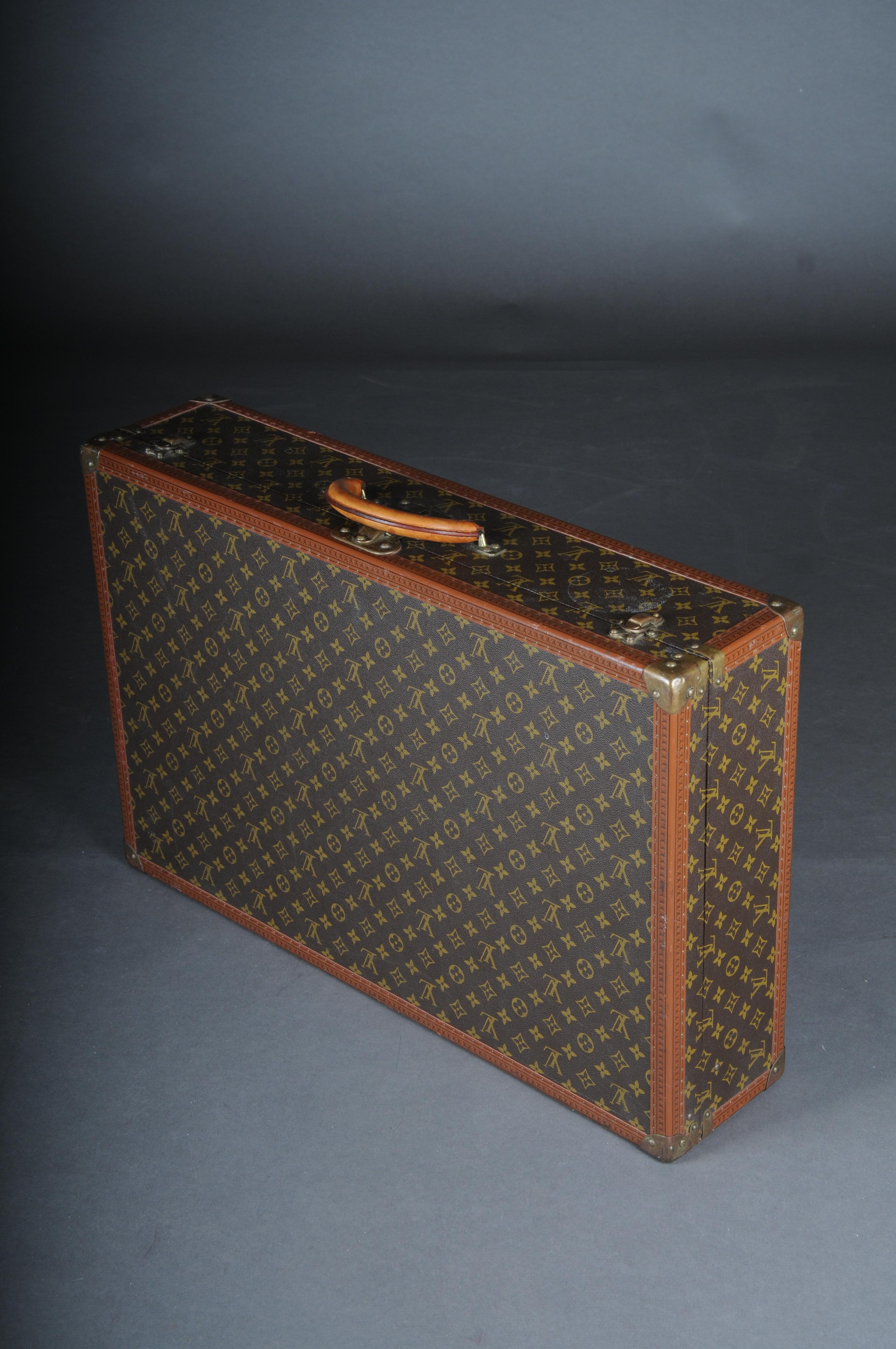Louis Vuitton bisten trunk Travel Case/Overseas Suitcase, LV Monogram Hard Case' For Sale 2