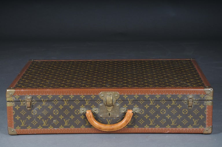 Louis Vuitton bisten trunk Travel Case/Overseas Suitcase, LV Monogram Hard  Case