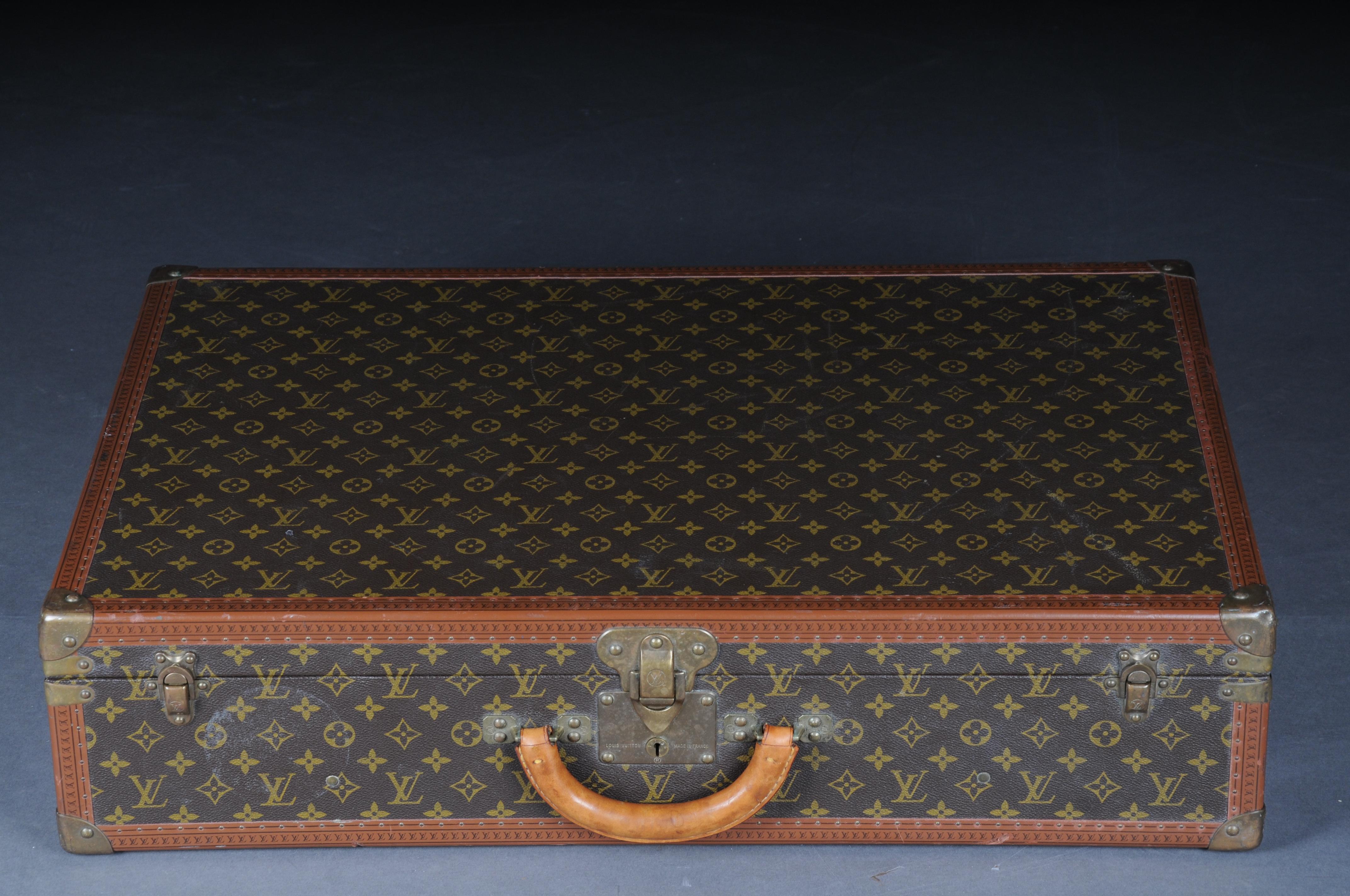Louis Vuitton bisten trunk Travel Case/Overseas Suitcase, LV Monogram Hard Case' For Sale 4