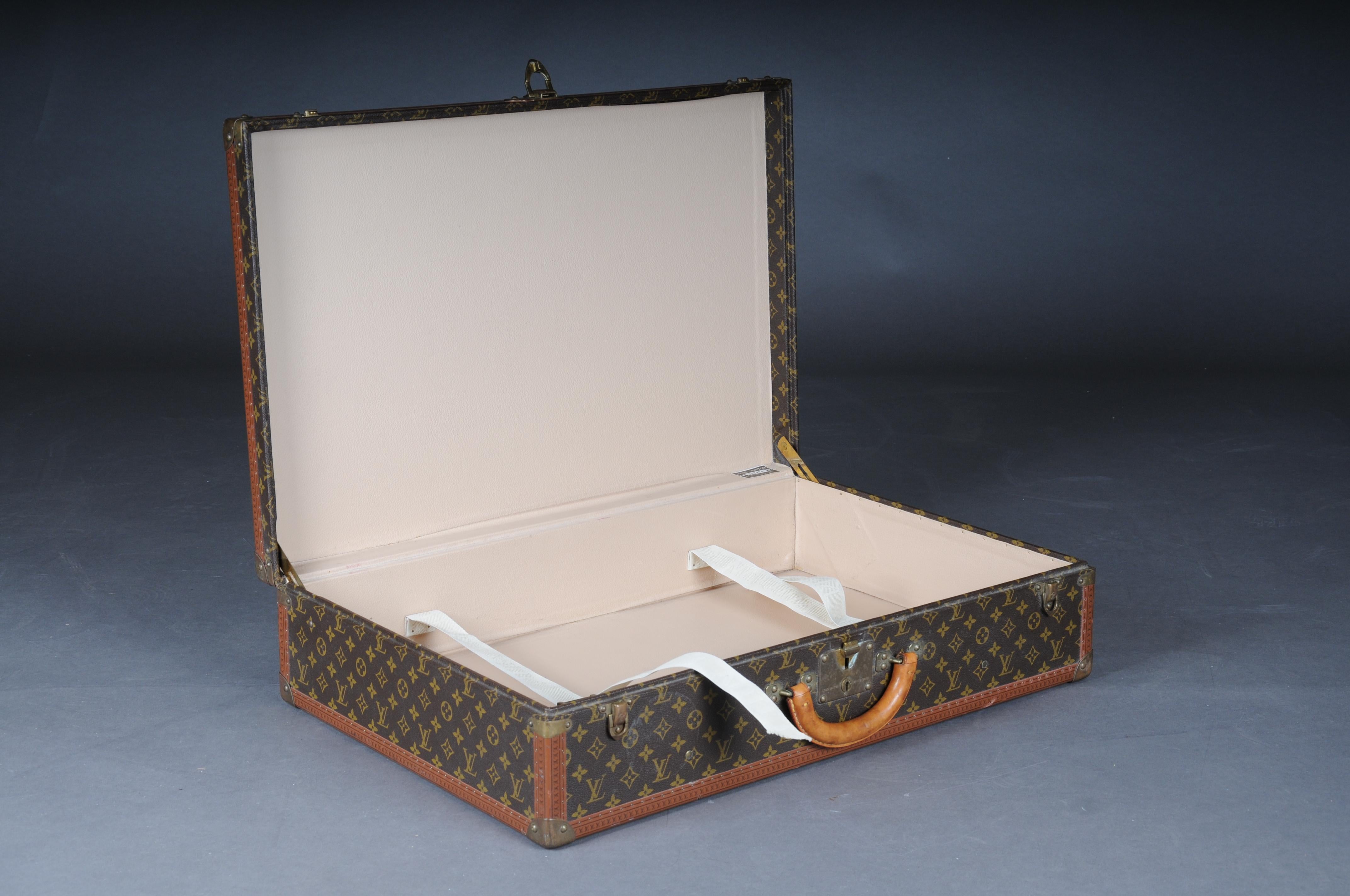 Louis Vuitton bisten trunk Travel Case/Overseas Suitcase, LV Monogram Hard Case' For Sale 10