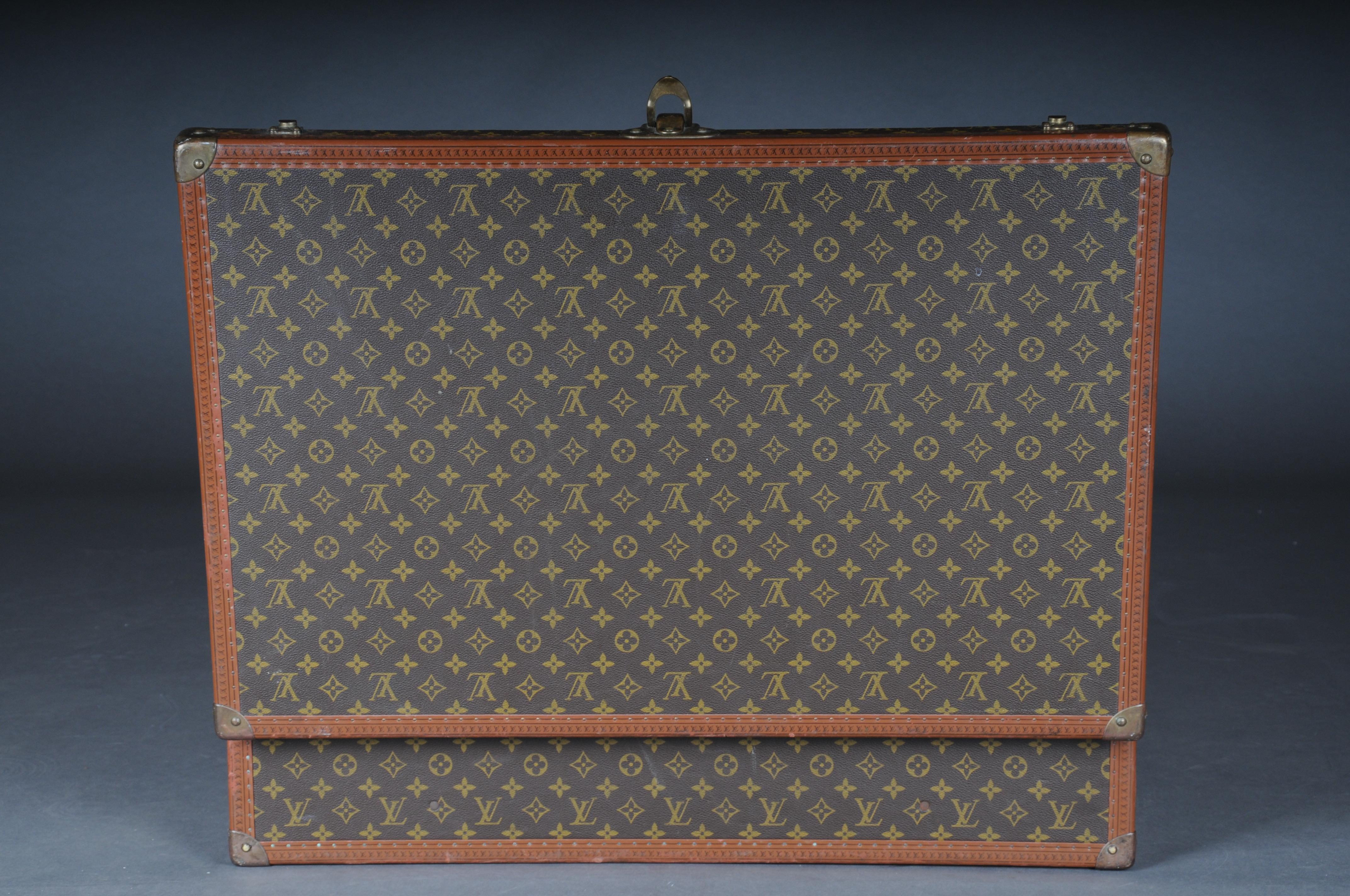 Louis Vuitton bisten trunk Travel Case/Overseas Suitcase, LV Monogram Hard Case' For Sale 11