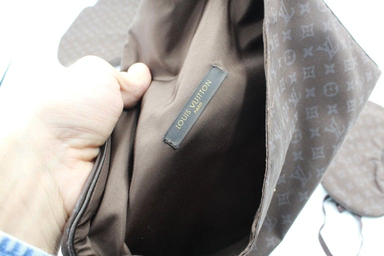 Louis Vuitton Travel Kit in Monogram Canvas For Sale at 1stDibs