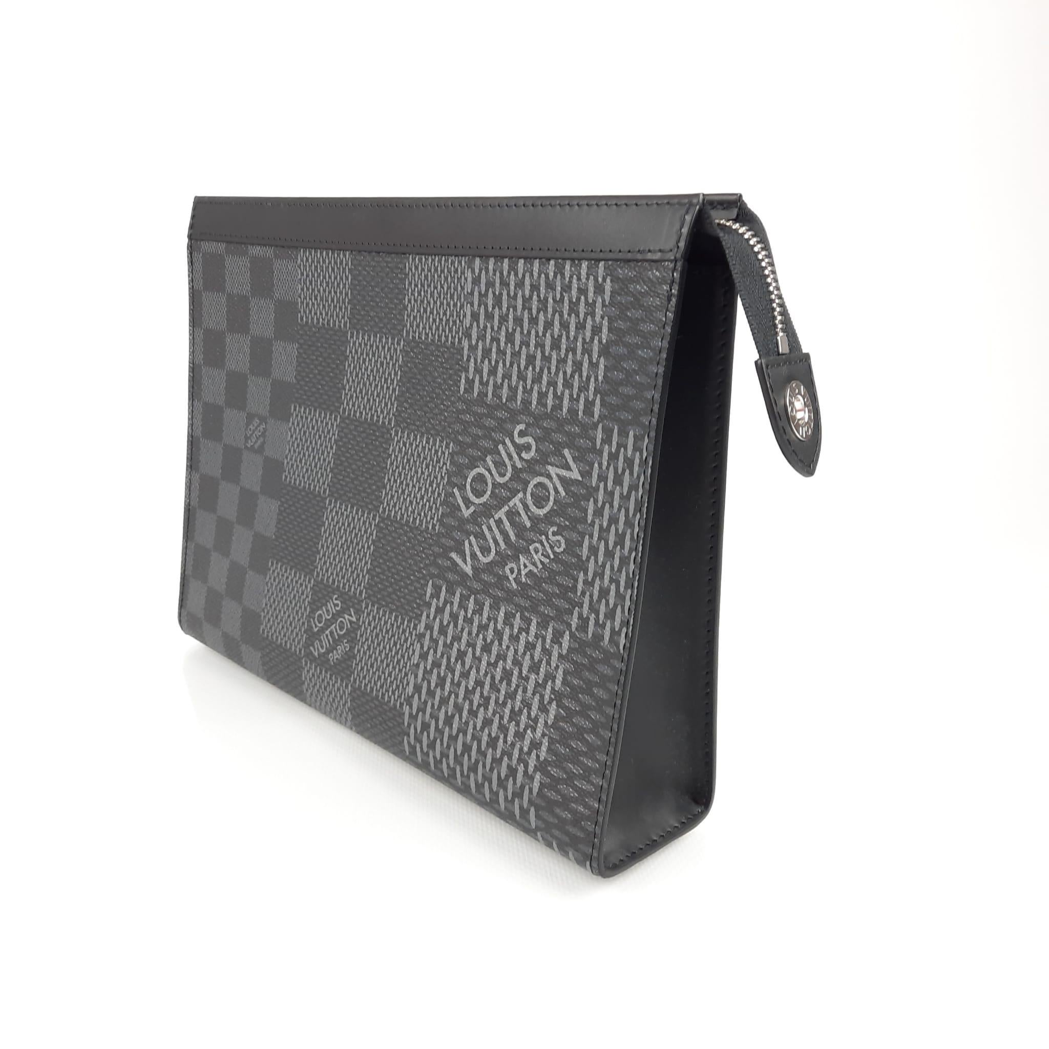 Sleek and contemporary, this Voyage clutch comes in Damier Graphite 3D canvas, an original interpretation of Louis Vuitton's signature checkered canvas in a classic shade of gray. With a large main compartment and six card slots, this innovative