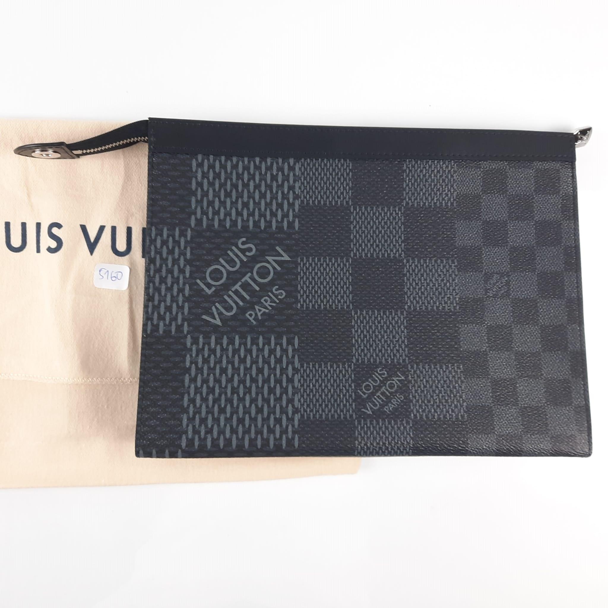Louis Vuitton Travel Pouch MM Gray Damier Graphite 3D Canvas 3