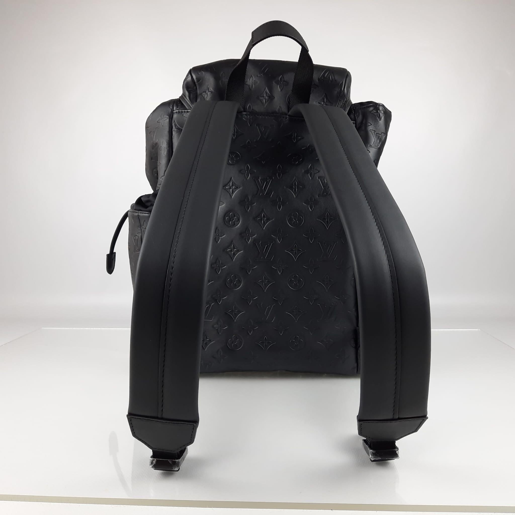 Louis Vuitton Trekking Backpack Monogram Shadow Calf Leather In New Condition In Nicosia, CY