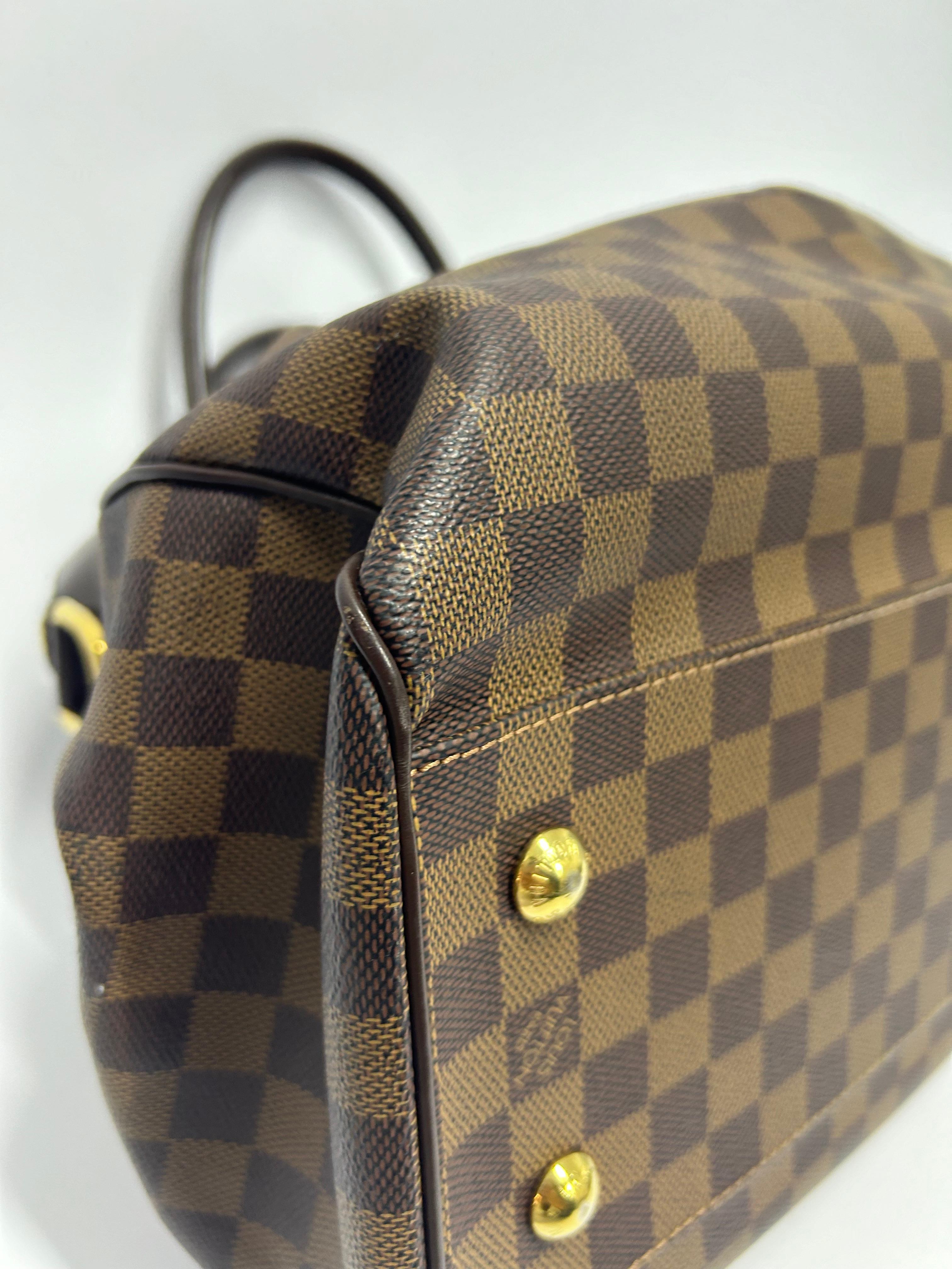 Sac Trevi Damier Ebene GM Louis Vuitton en vente 3