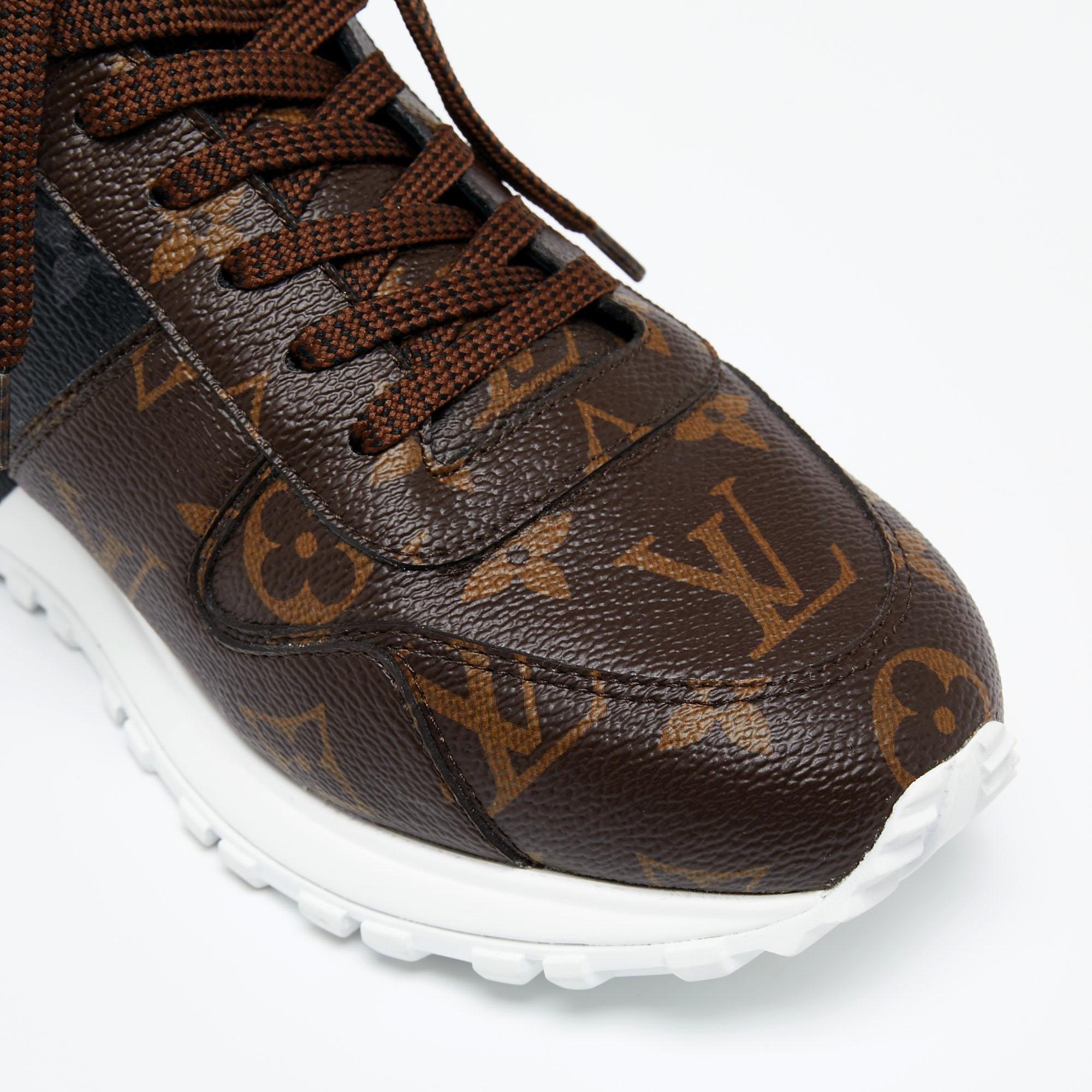 Men's Louis Vuitton Tri-Color Monogram Canvas Run Away Sneakers Size 39