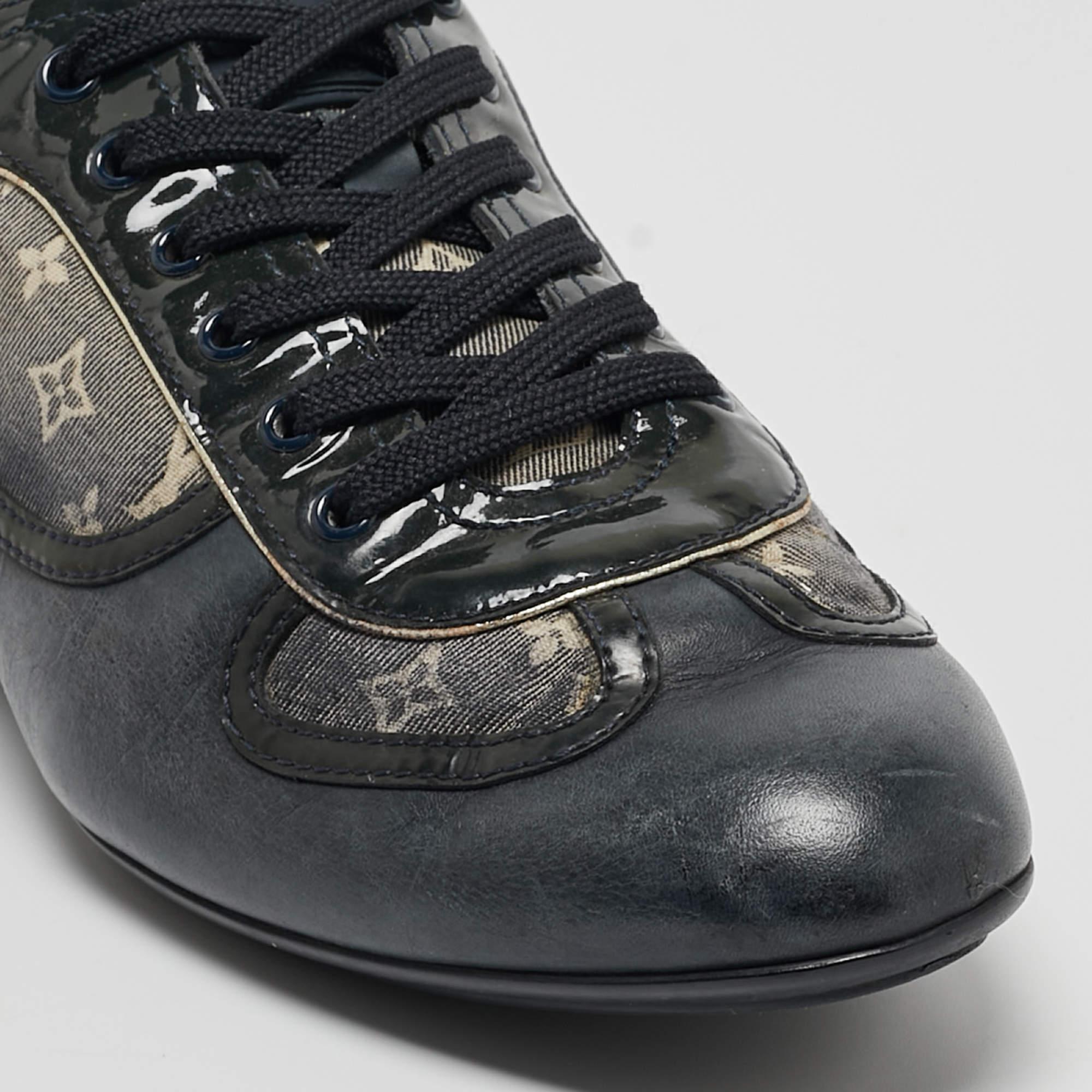 Louis Vuitton Tricolor Leather and Monogram Canvas Low Top Sneakers Size 37 For Sale 4