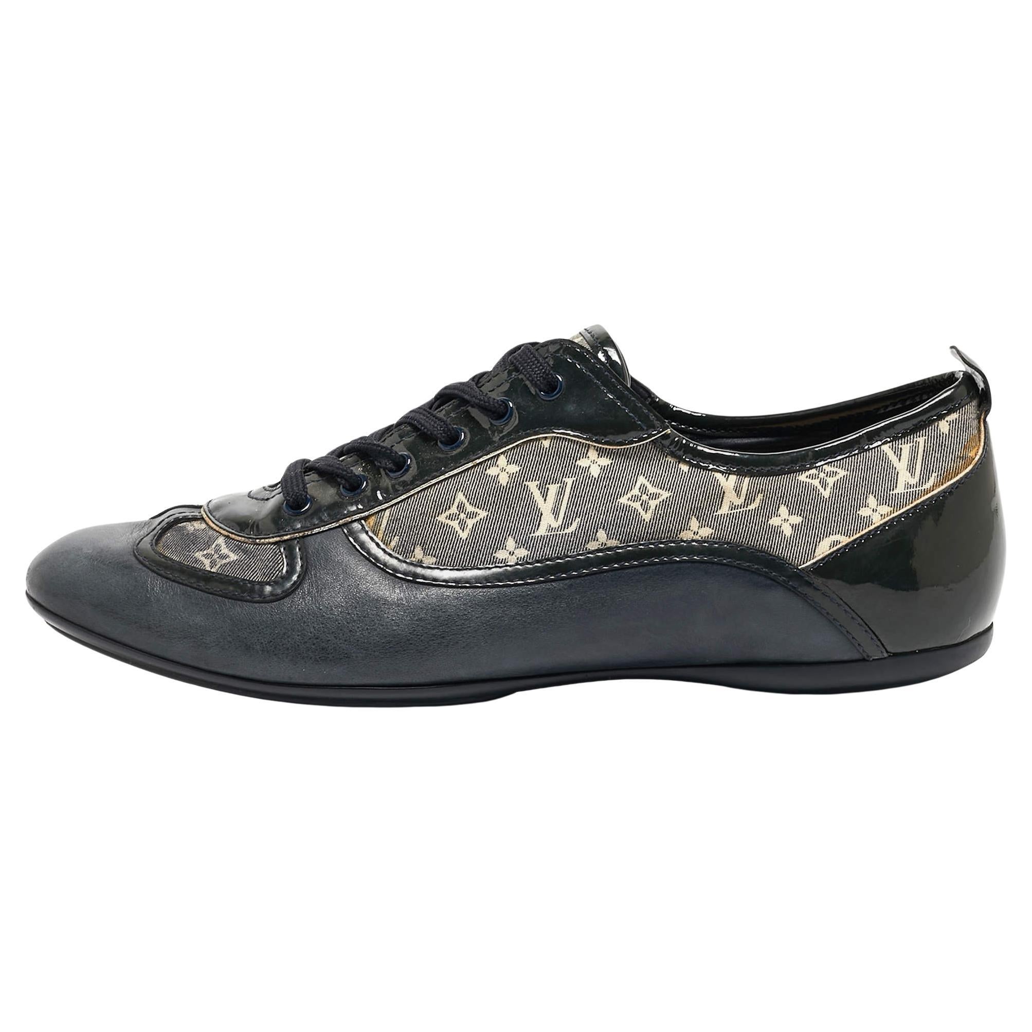 Louis Vuitton Tricolor Leather and Monogram Canvas Low Top Sneakers Size 37 For Sale