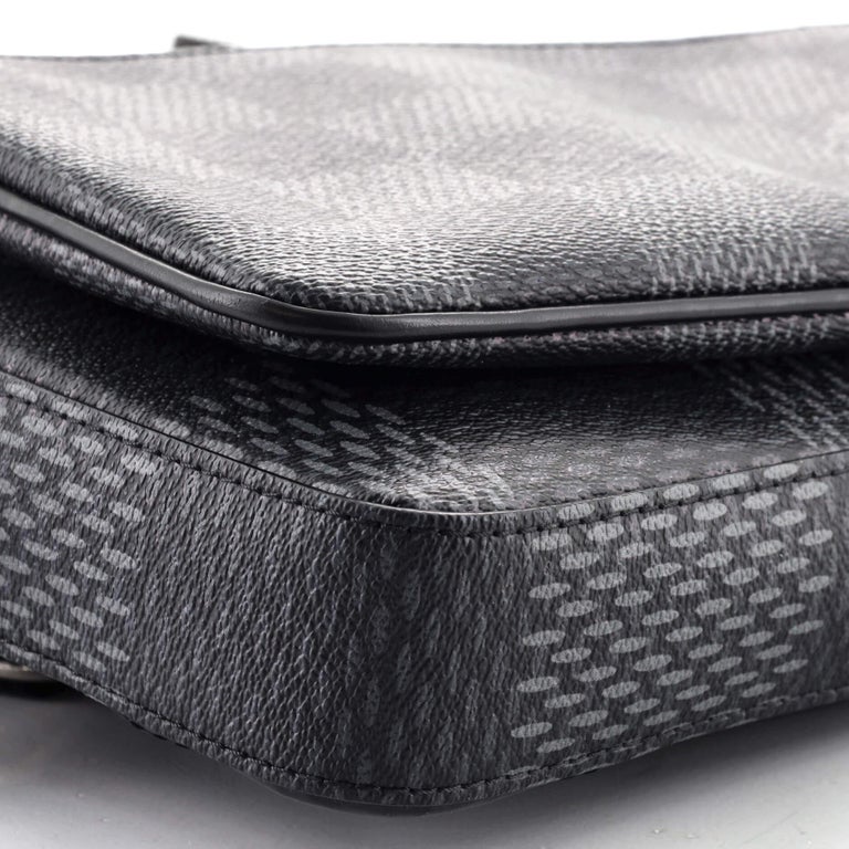 Louis Vuitton Damier Graphite Canvas 3D Trio Messenger Bag - Yoogi's Closet