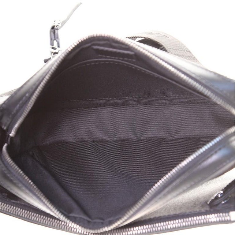 Louis Vuitton Monogram Eclipse Reverse Trio Messenger Black Leather  ref.622954 - Joli Closet