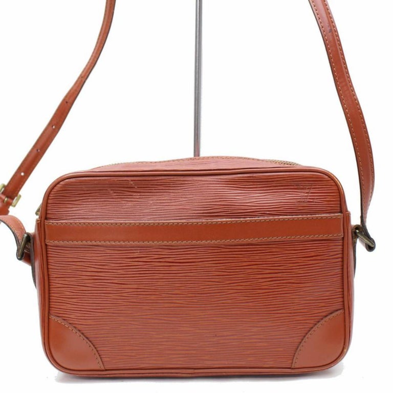 Louis Vuitton Trocadero 867199 Brown Leather Cross Body Bag For Sale at 1stdibs