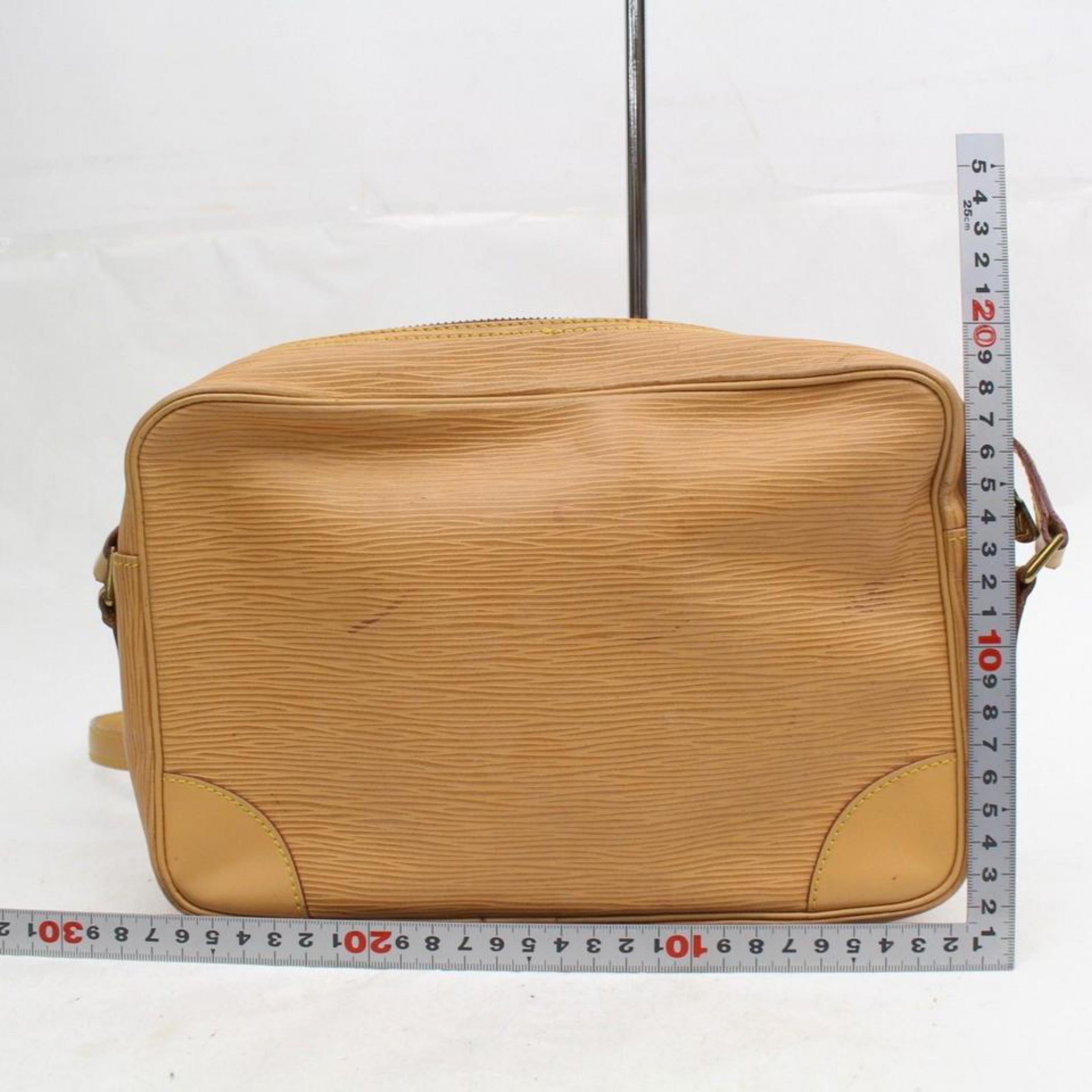 Louis Vuitton Trocadero 868805 Beige Leather Cross Body Bag For Sale 2