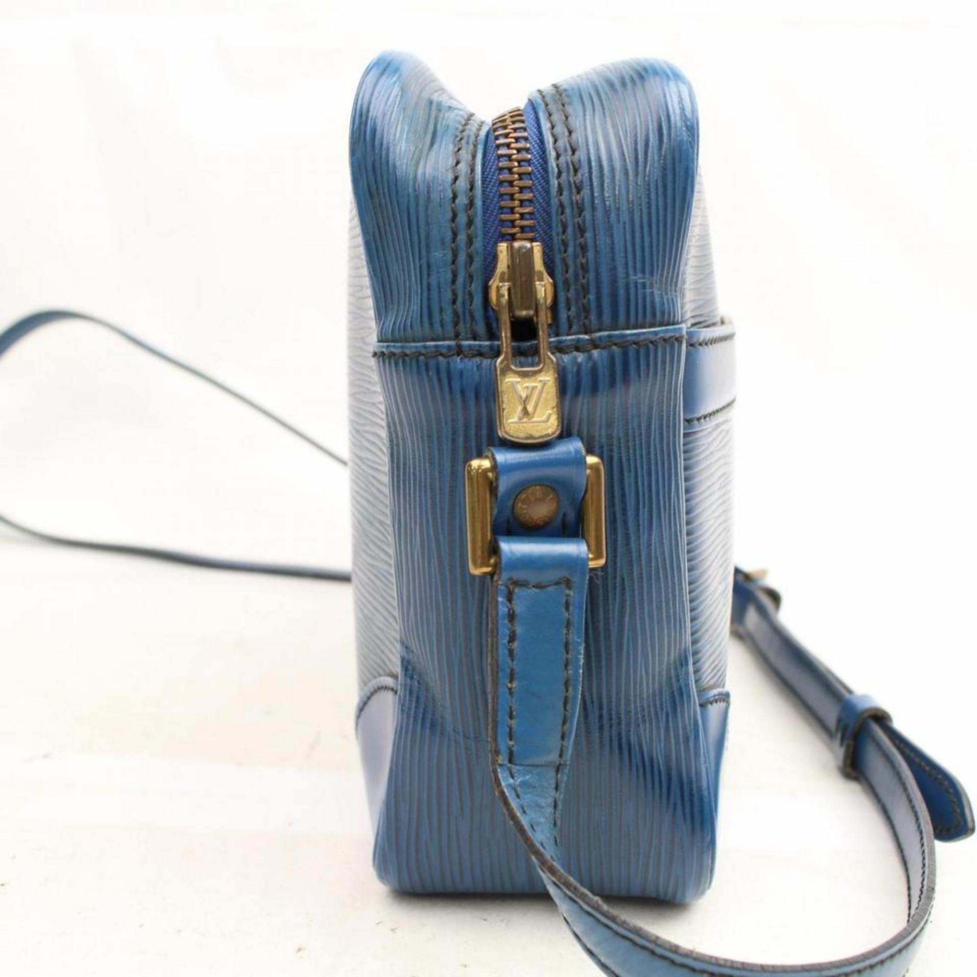Louis Vuitton Trocadero Epi 867247 Blue Leather Cross Body Bag For Sale 2
