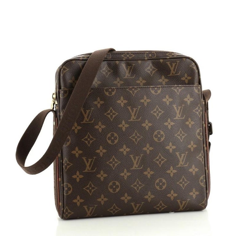 Louis Vuitton Trotter Beaubourg Brown Monogram Canvas Shoulder Bag Leather  ref.395687 - Joli Closet