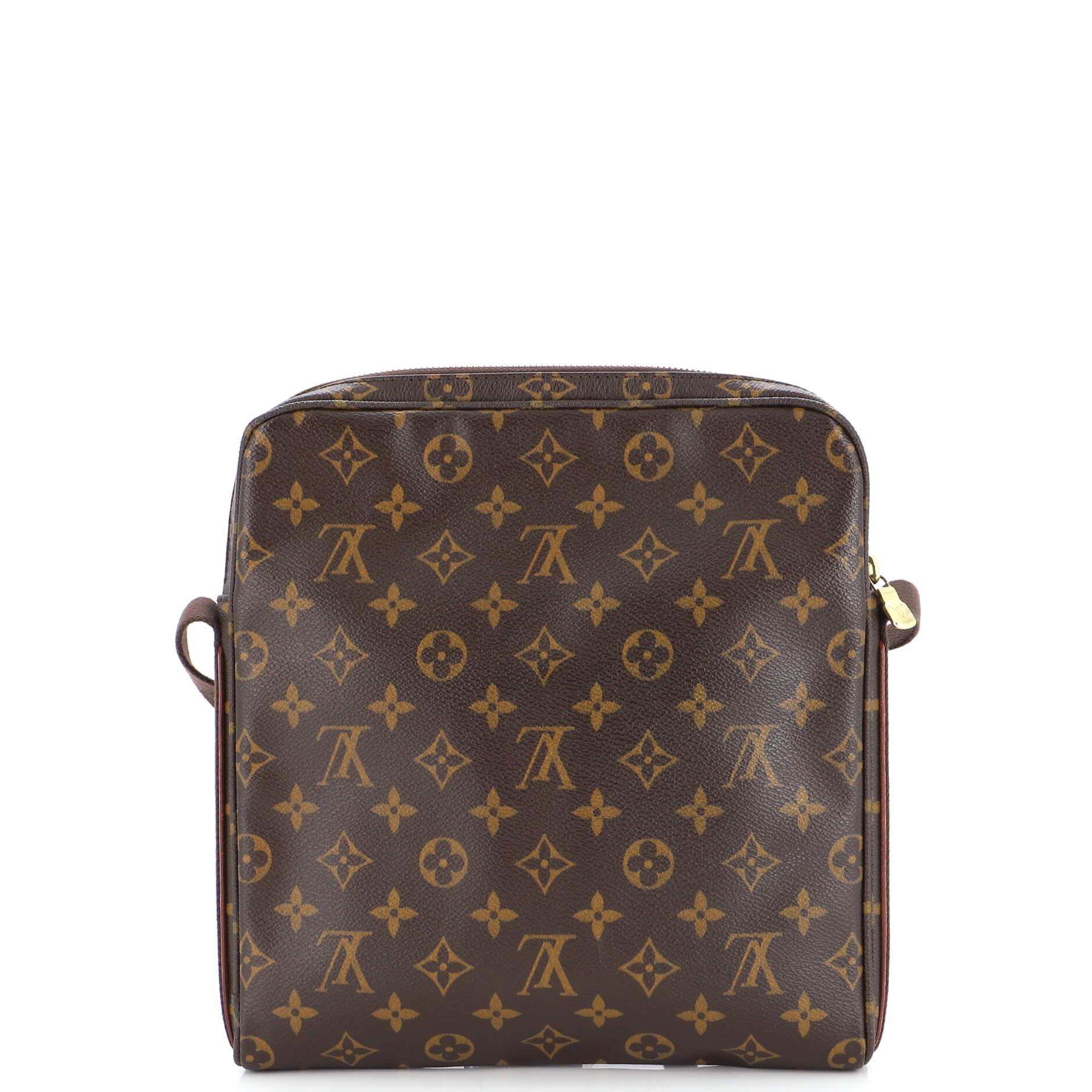 Louis Vuitton Trotteur Beaubourg Handbag Monogram Canvas In Good Condition For Sale In NY, NY