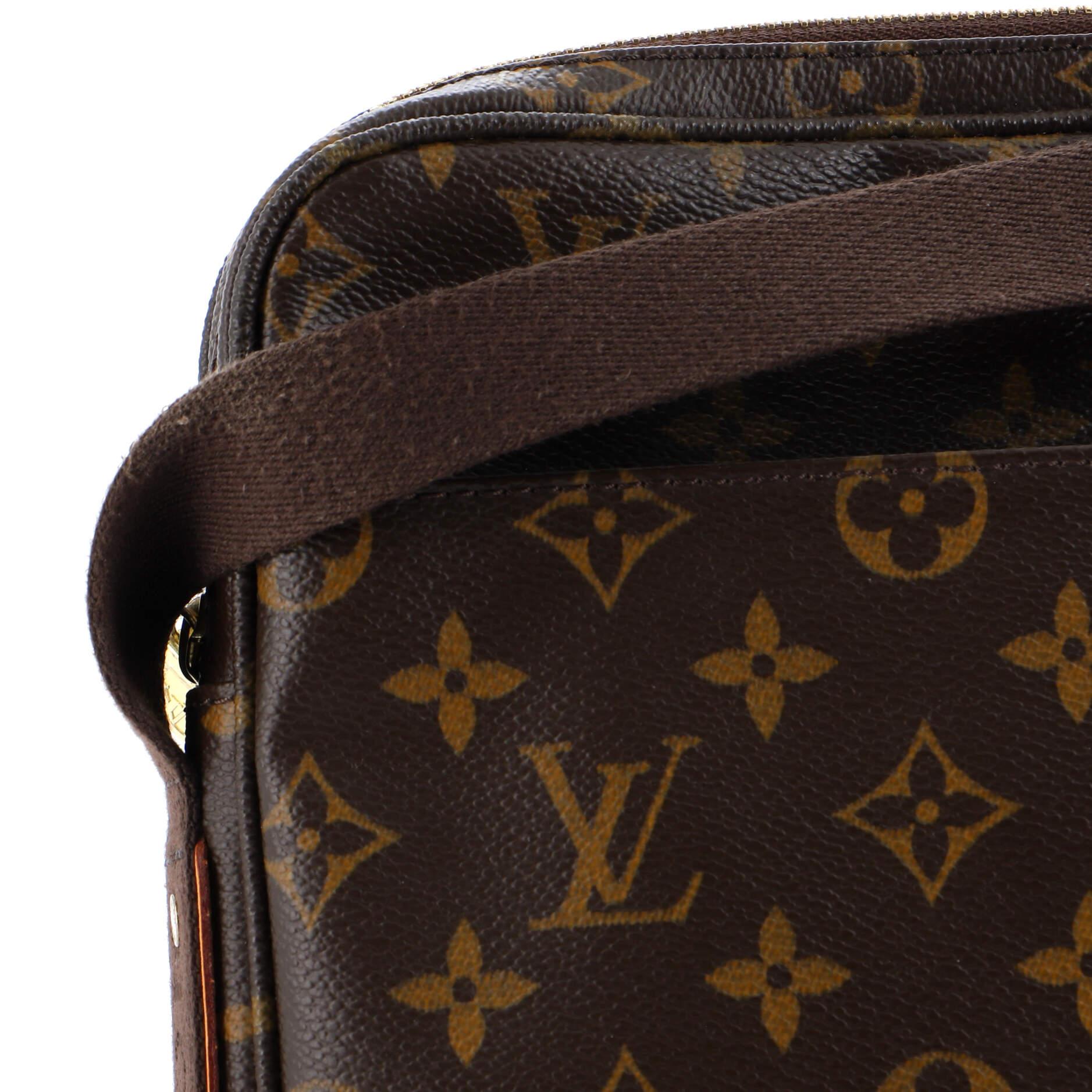 Louis Vuitton Trotteur Beaubourg Handbag Monogram Canvas For Sale 2
