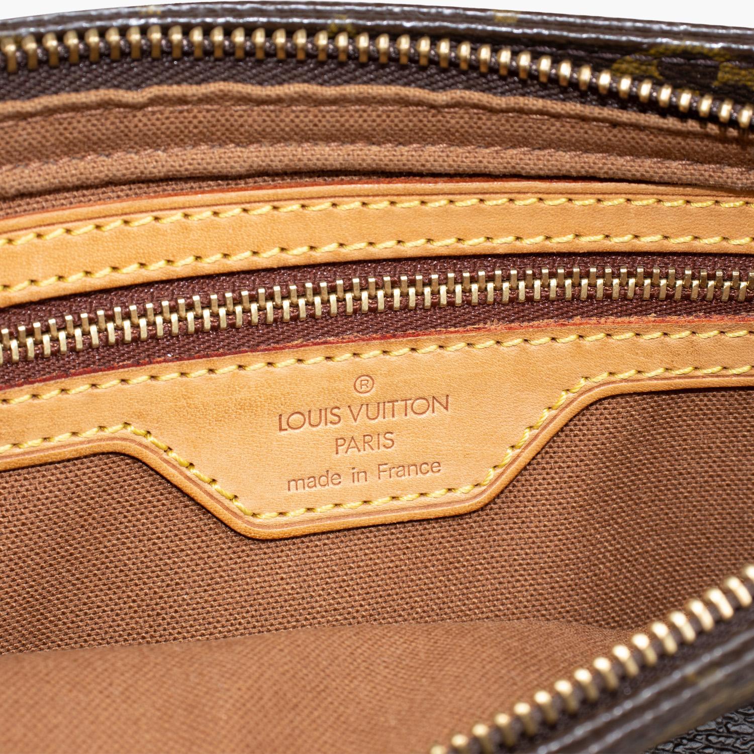 Louis Vuitton Trotteur Crossbody Bag For Sale 1
