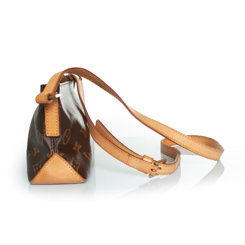 Black Louis Vuitton, Trotteur in monogram canvas For Sale