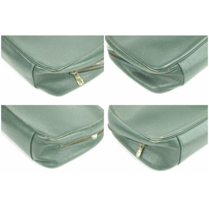 Louis Vuitton Trousse Toilery Pouch Gm 232555 Green Taiga Leather Wristlet For Sale 5