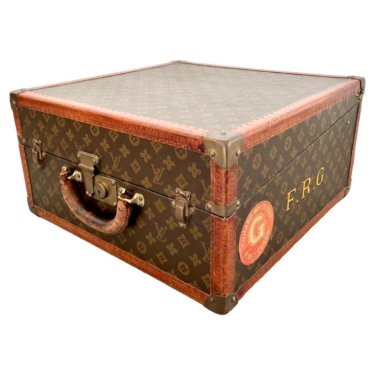 Vintage Travel Trunk, 1940s for sale at Pamono