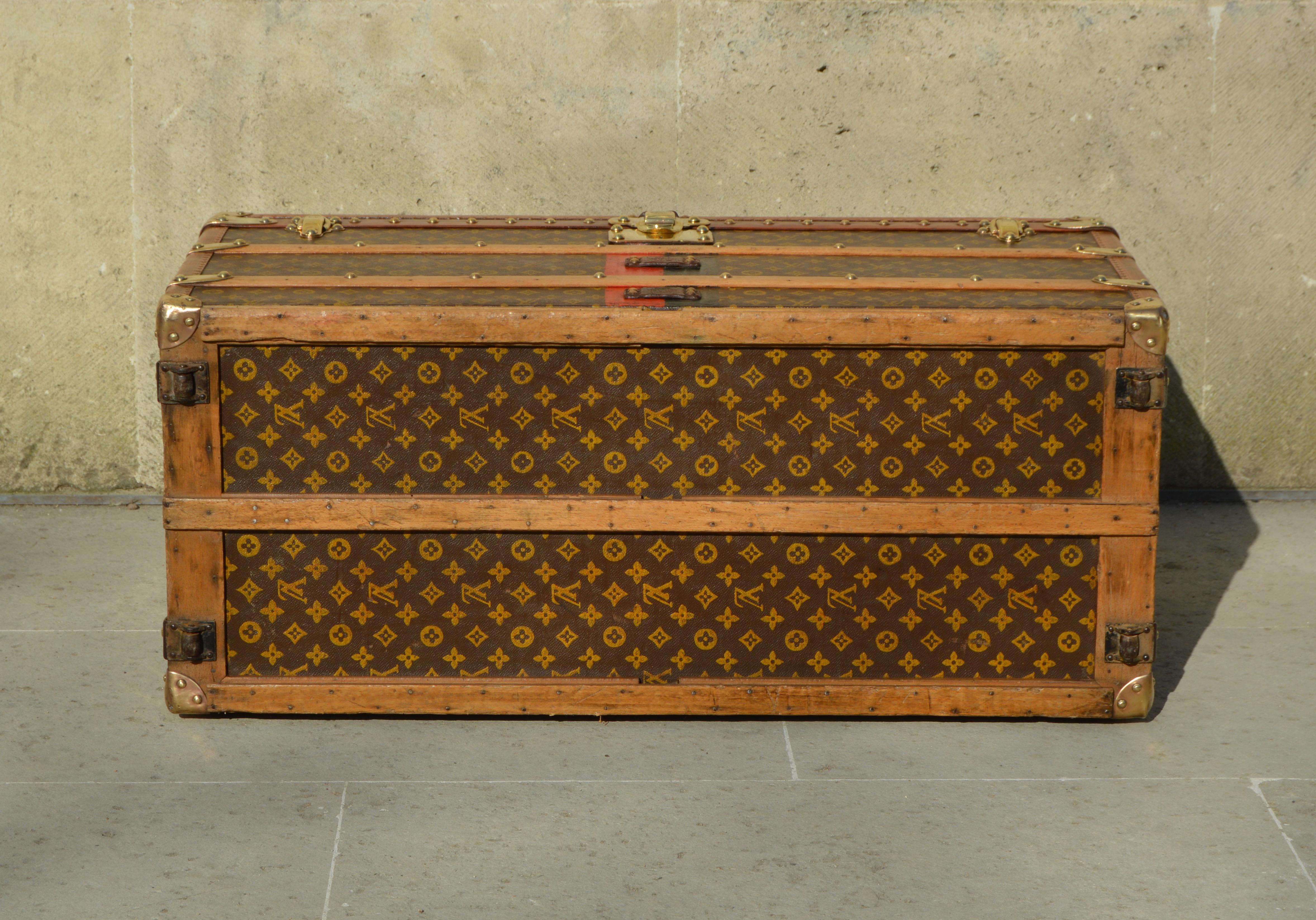 Louis Vuitton trunk c.1922 For Sale 9