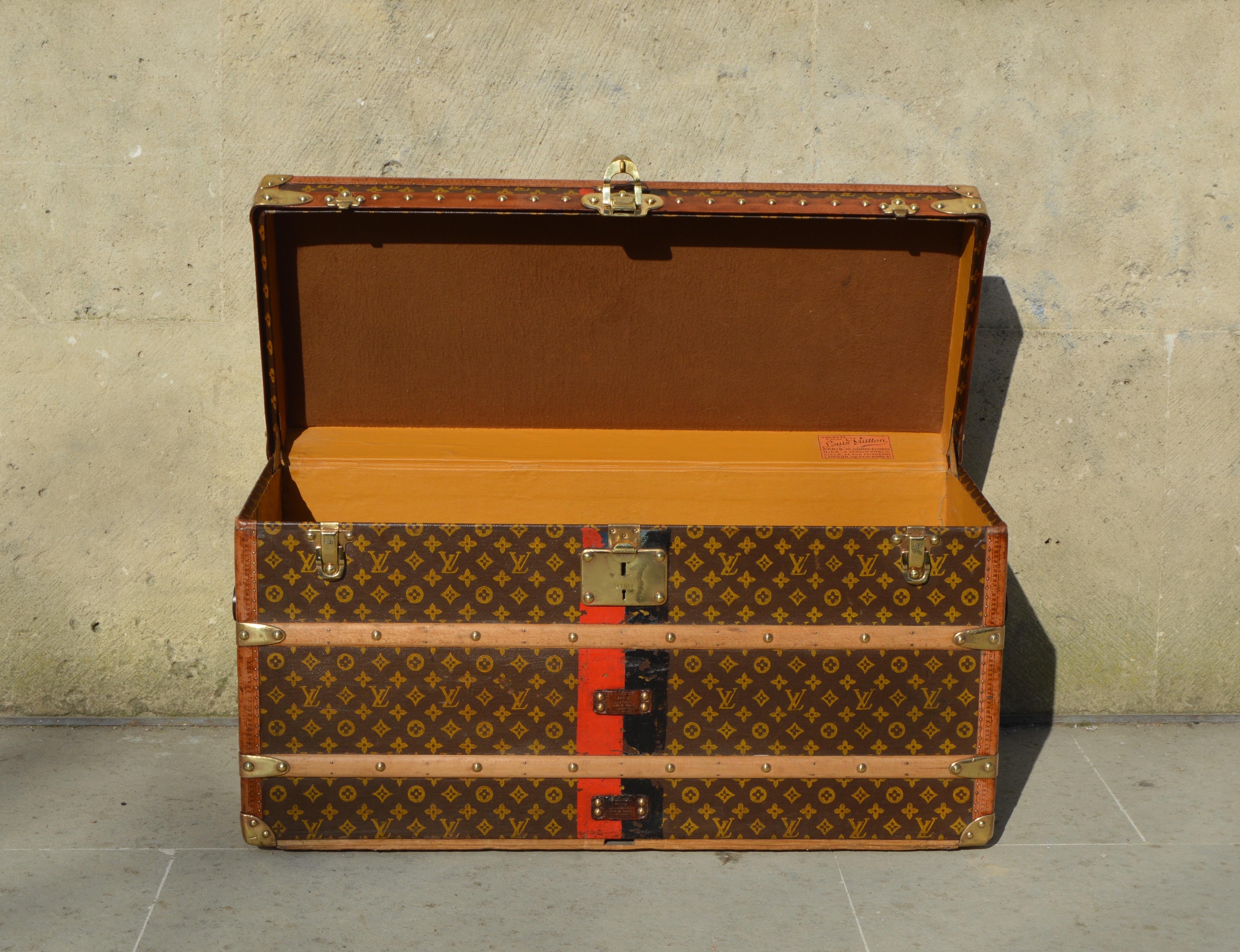 Louis Vuitton trunk c.1922 For Sale 12
