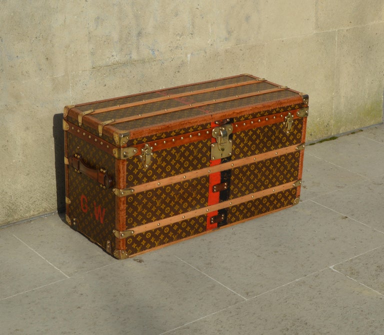 Louis Vuitton trunk c.1922 For Sale at 1stDibs