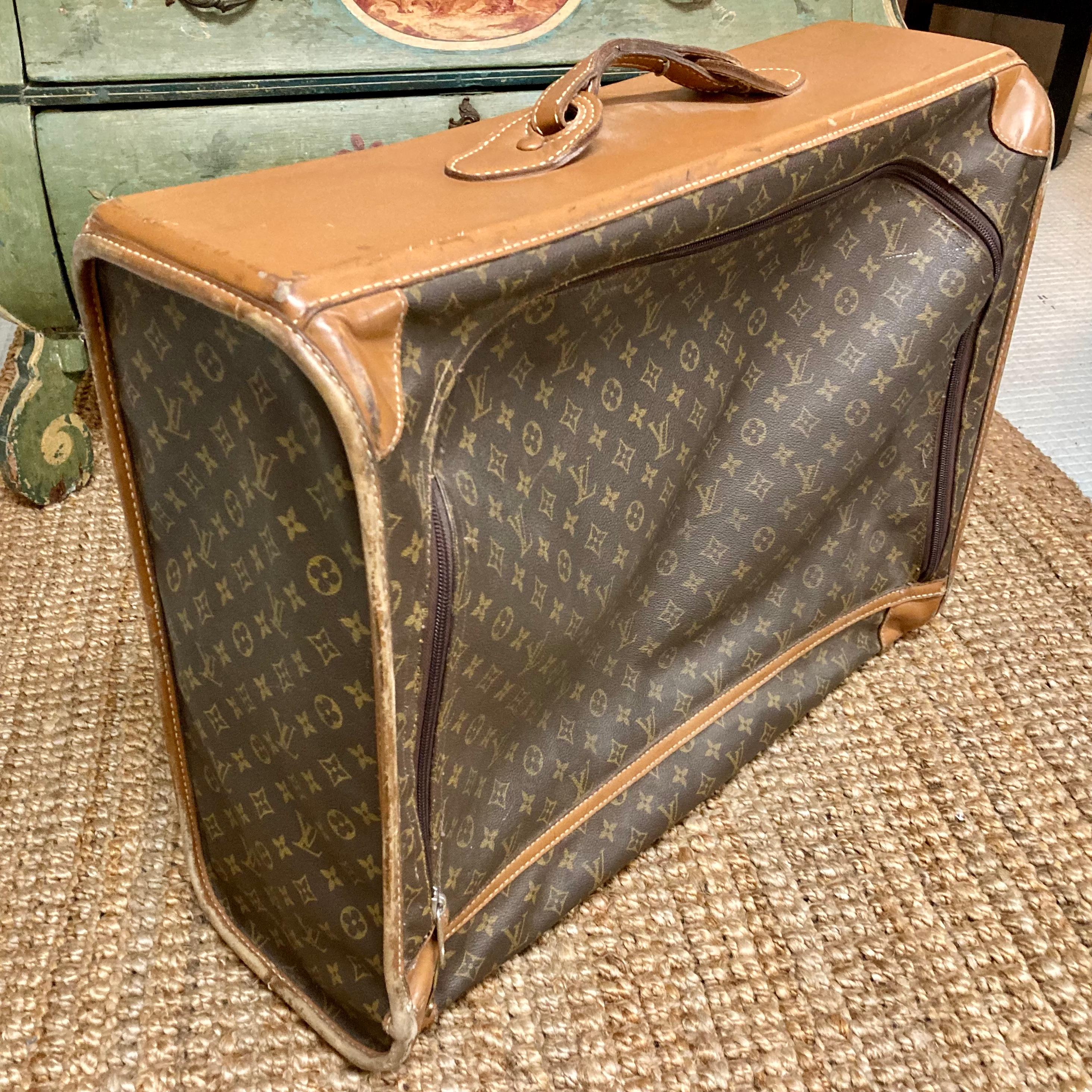 Beautiful vintage Louis Vuitton trunk. Fun item to use or display.