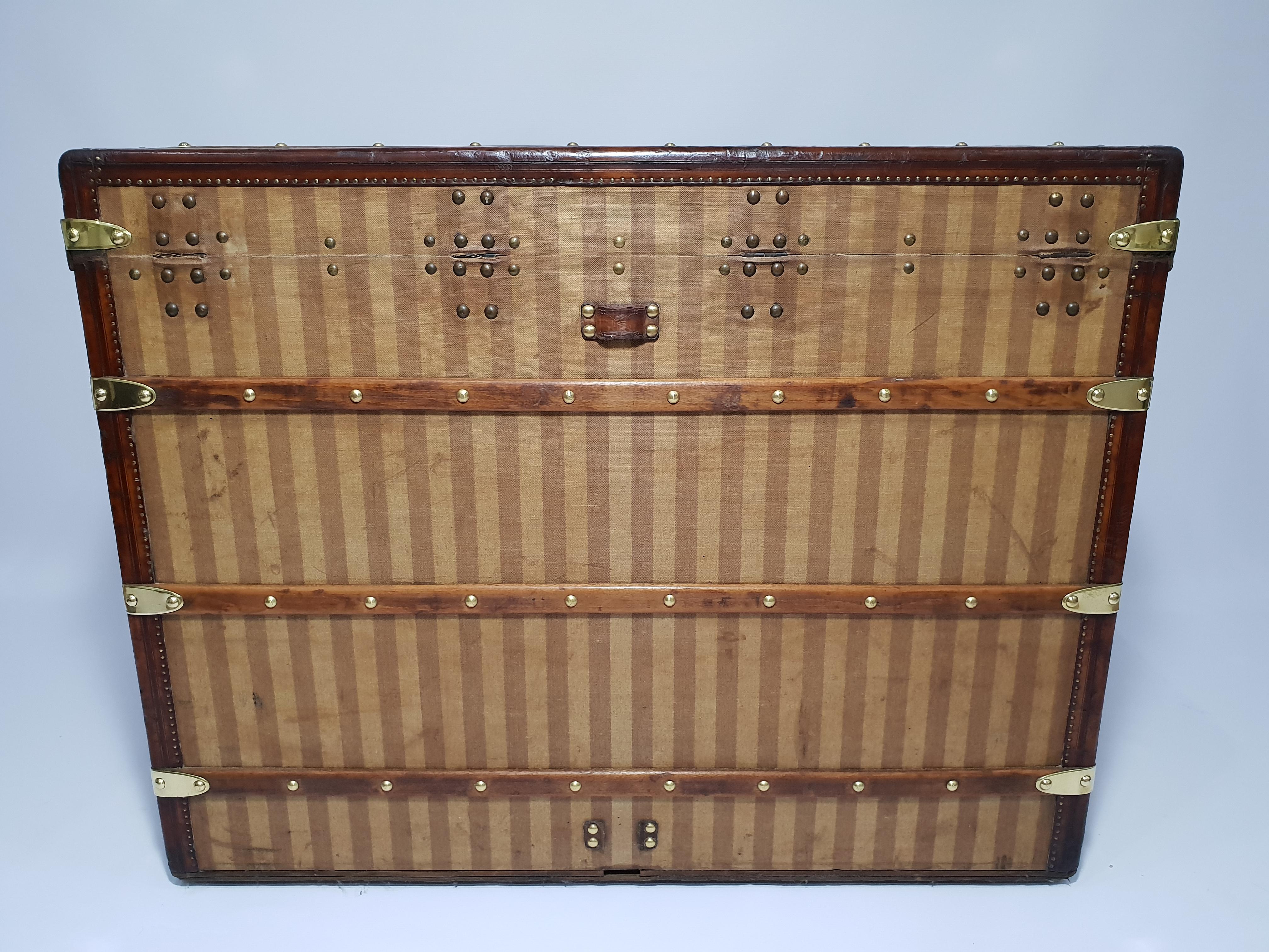 Louis Vuitton Trunk Haut Courier Rayee Trunk from 1870s In Excellent Condition For Sale In London, GB