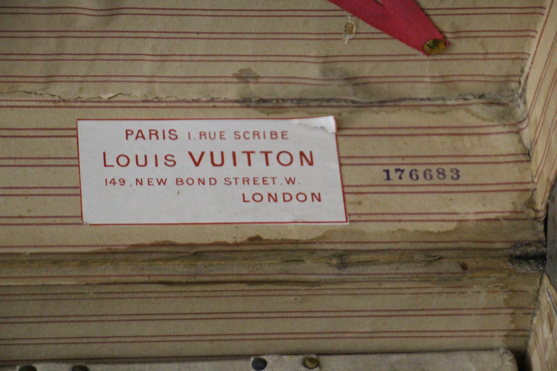 Louis Vuitton Trunk in Checkered Pattern, 60 cm Damier Louis Vuitton Hat Trunk 6
