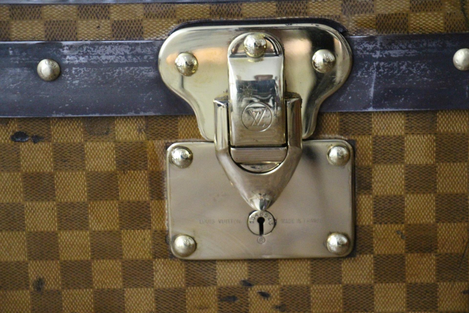 French Louis Vuitton Trunk in Checkered Pattern, 60 cm Damier Louis Vuitton Hat Trunk