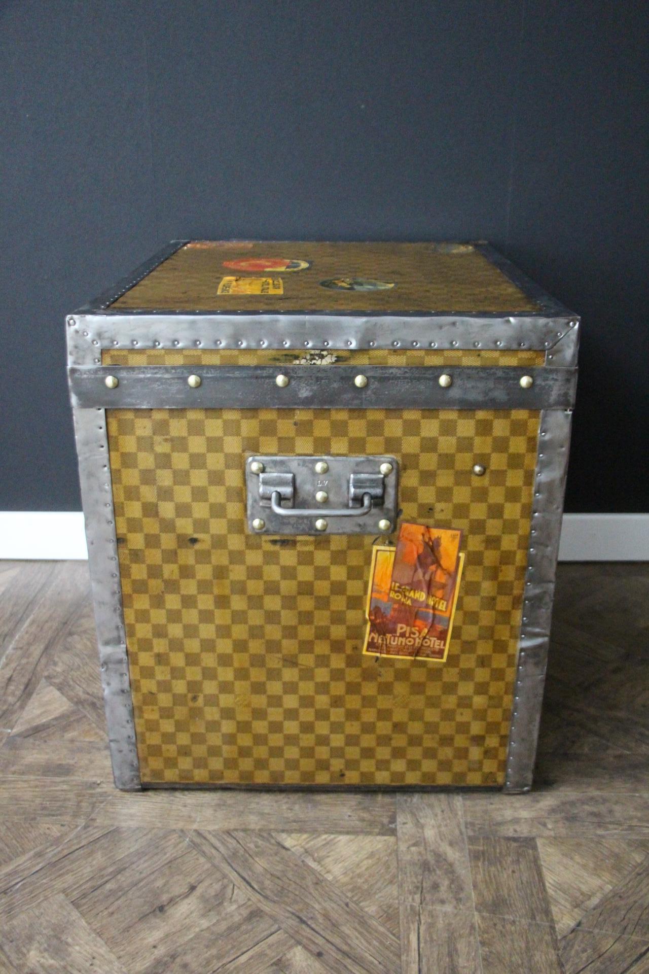 Louis Vuitton Trunk in Checkered Pattern, 60 cm Damier Louis Vuitton Hat Trunk In Good Condition In Saint-Ouen, FR