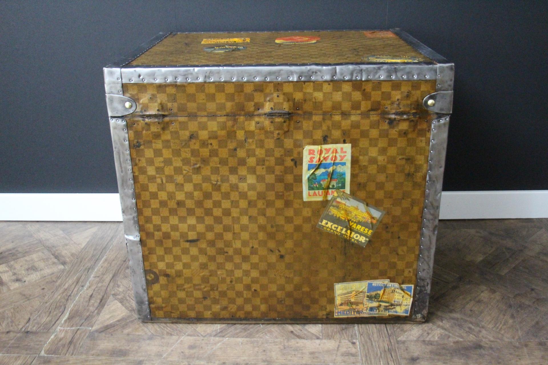 Brass Louis Vuitton Trunk in Checkered Pattern, 60 cm Damier Louis Vuitton Hat Trunk