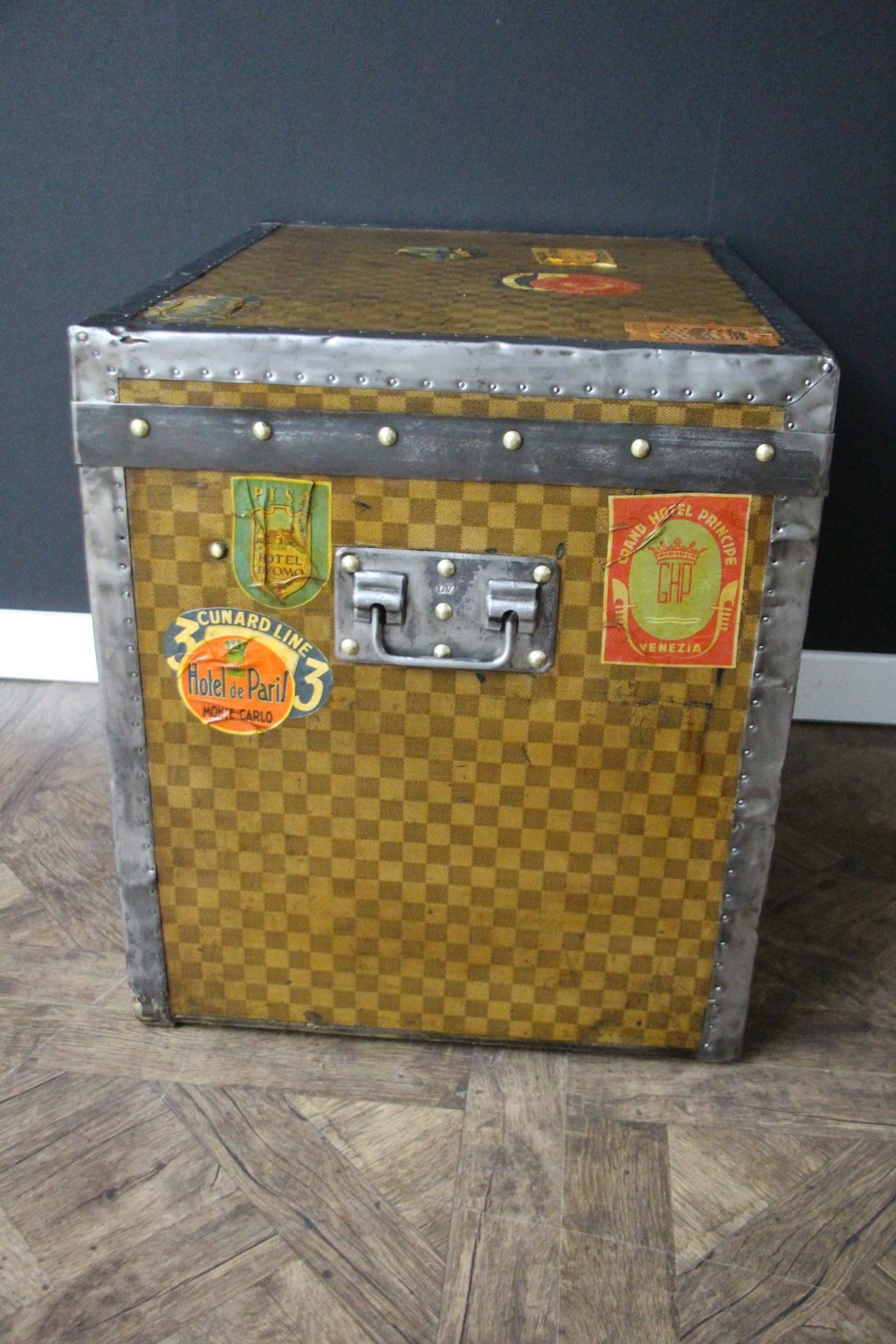 Louis Vuitton Trunk in Checkered Pattern, 60 cm Damier Louis Vuitton Hat Trunk 1