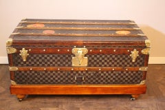 Louis Vuitton Trunk in Checkered Pattern, Damier Louis Vuitton Steamer Trunk
