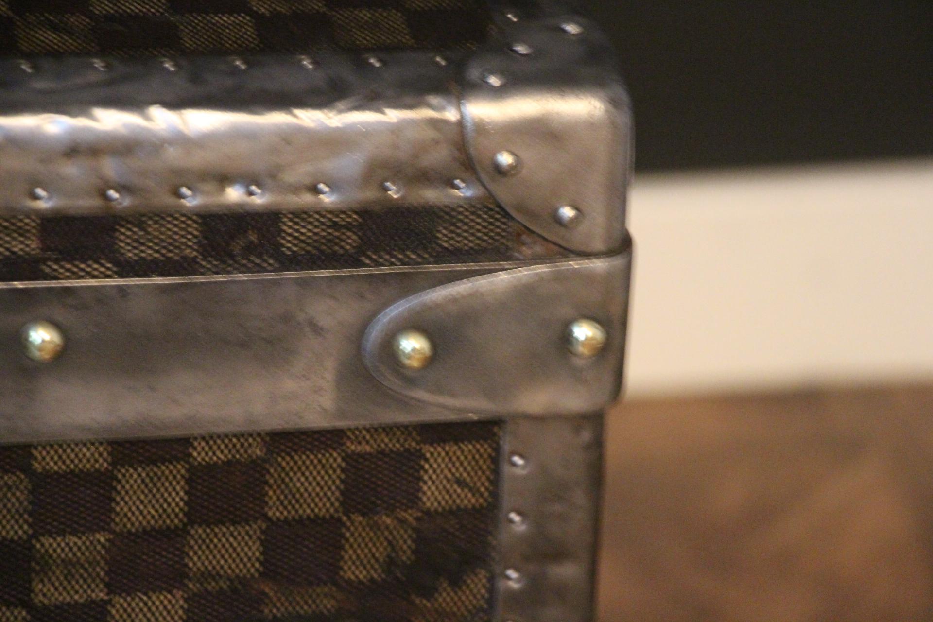 Louis Vuitton Trunk in Checkered Pattern, Damier Louis Vuitton Steamer Trunk 1