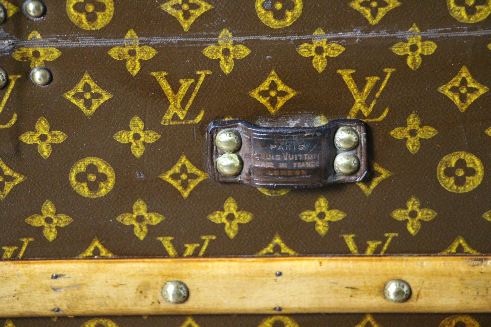 Louis Vuitton Trunk in Monogram, 100 cm Louis Vuitton Steamer Trunk 5