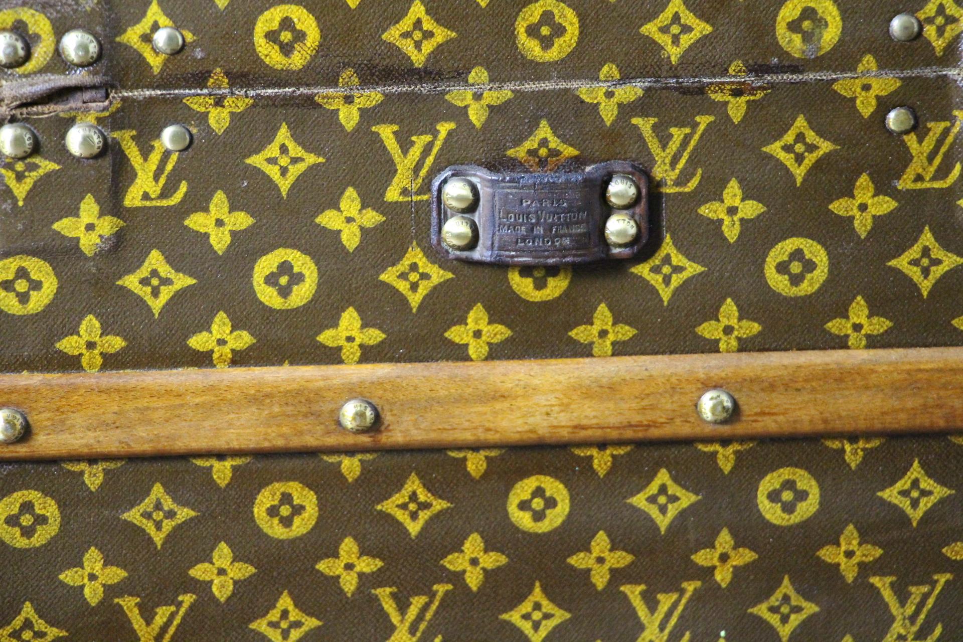  Louis Vuitton Trunk in Monogram, 110 cm Louis Vuitton Steamer Trunk 3