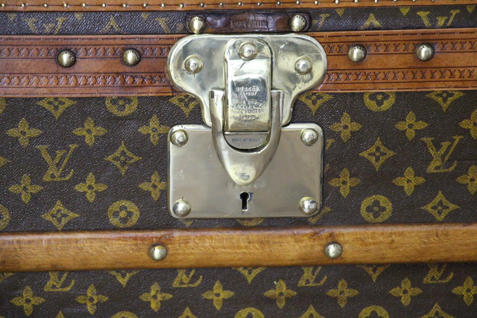 Français  Malle à vapeur Louis Vuitton avec monogramme, 110 cm