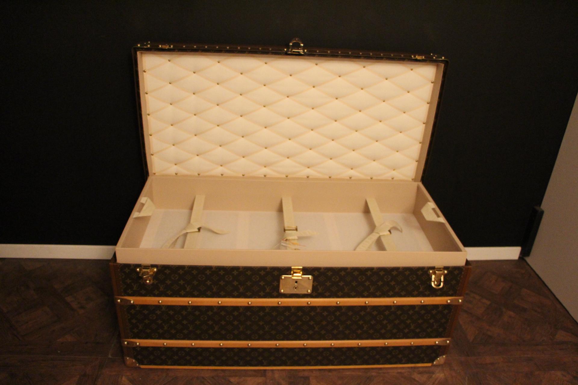 Louis Vuitton Trunk in Monogram Canvas, Louis Vuitton Steamer Trunk 9