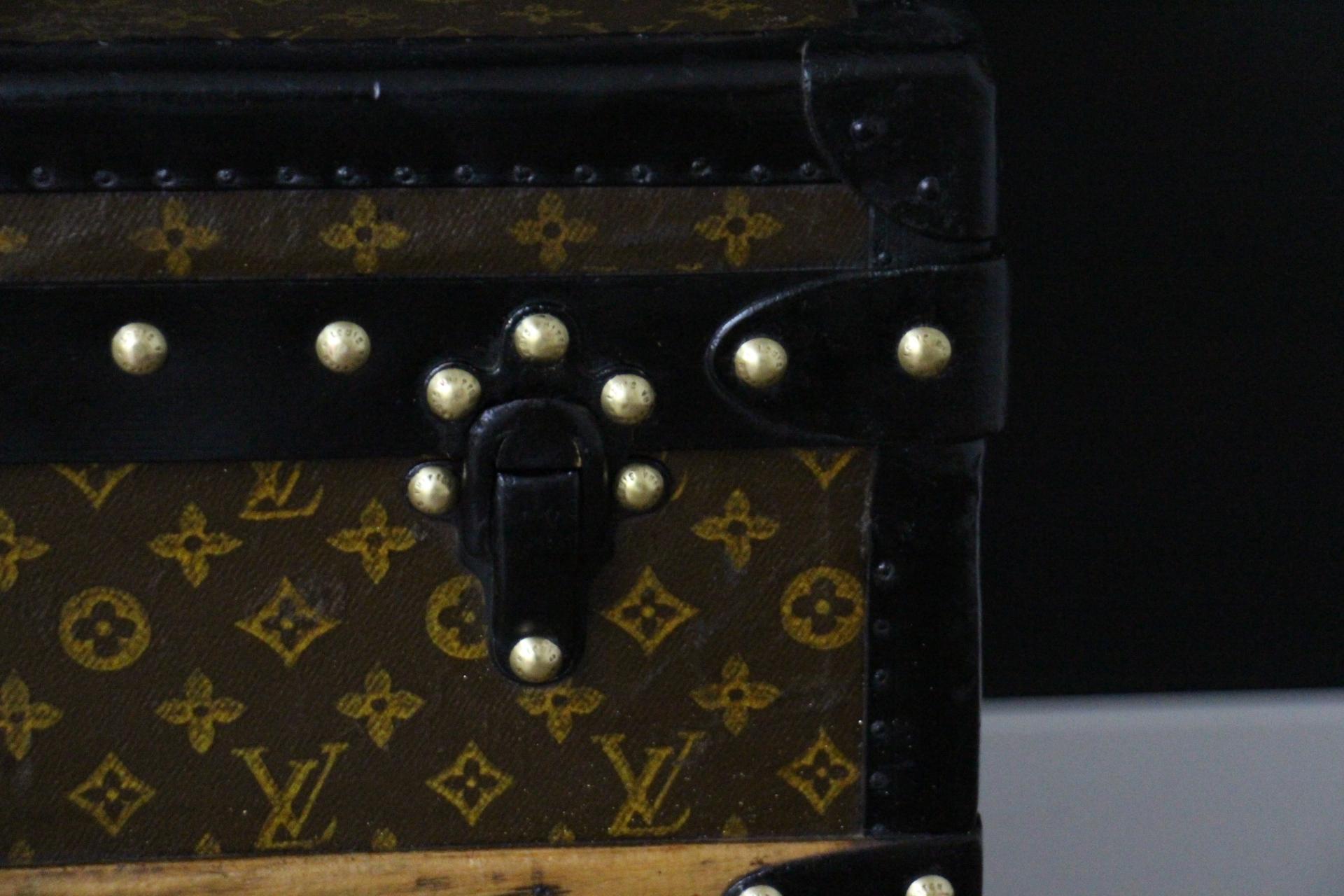 Louis Vuitton Trunk in Monogram Canvas, Vuitton Steamer Trunk 80 cm For Sale 4