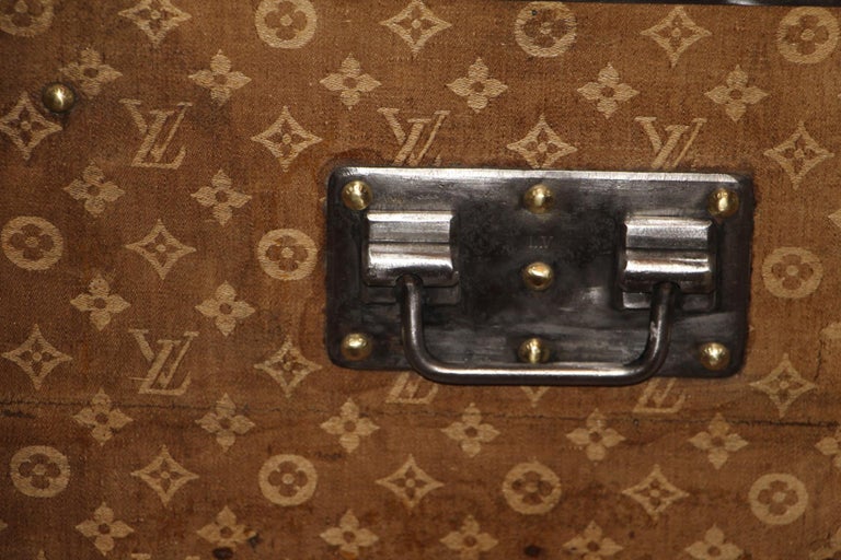 Louis Vuitton Trunk in Woven Canvas, Louis Vuitton Courier Trunk 6