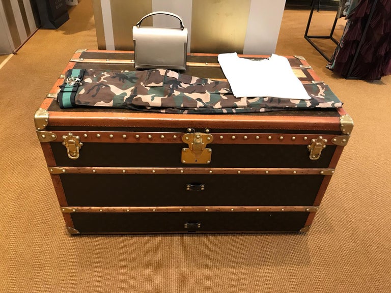 Louis Vuitton trunk, LV, Made in France, 1930s For Sale at 1stdibs