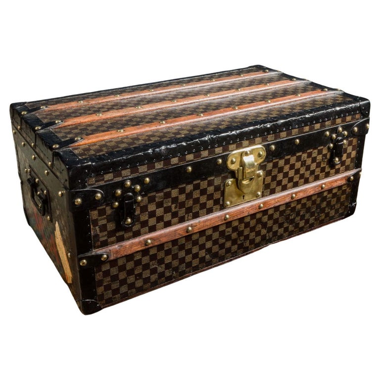 LOUIS VUITTON DAMIER COFFEE TABLE TRUNK