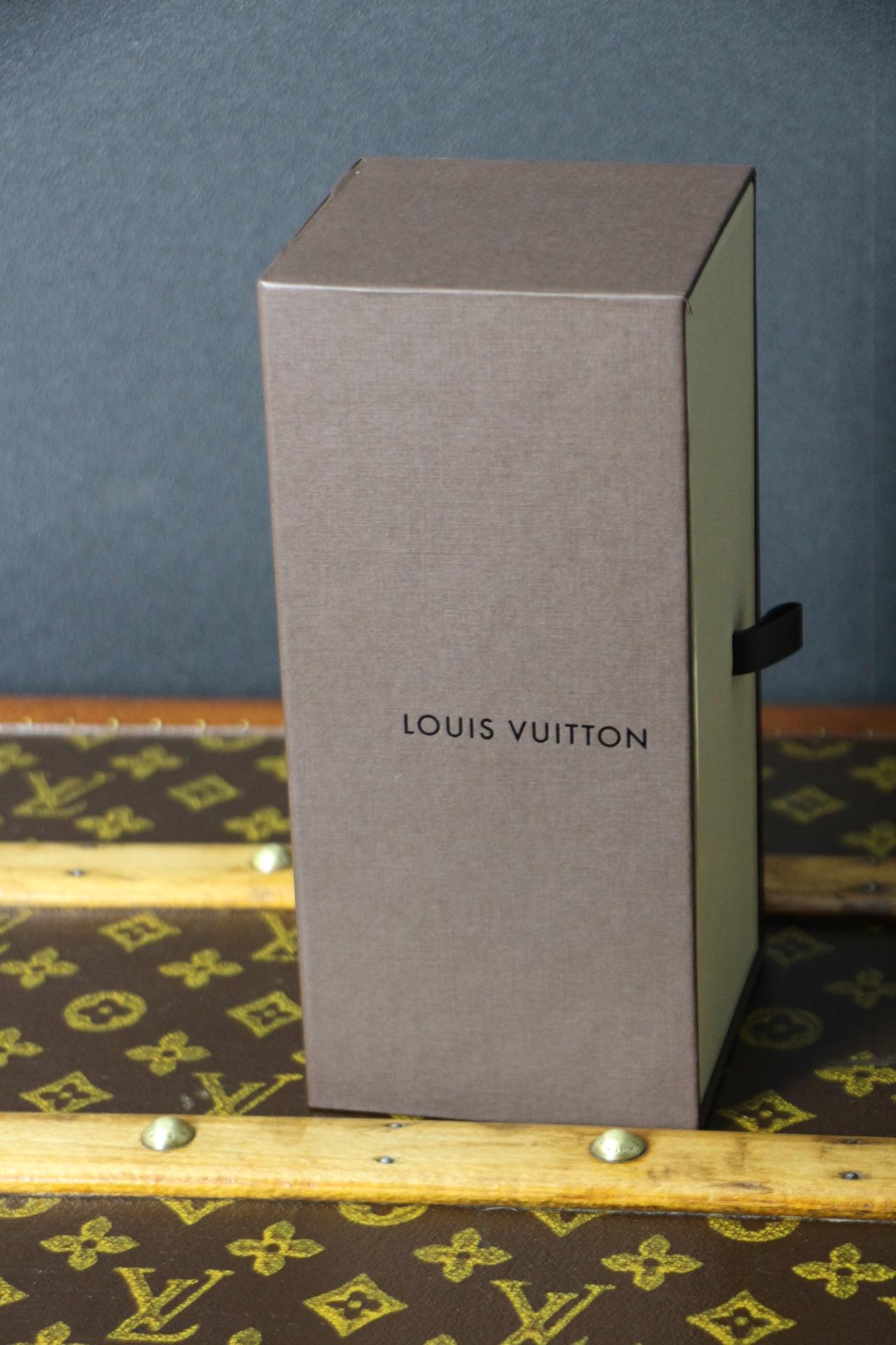 Gray Louis Vuitton Trunk Miniature, Louis Vuitton trunk Paperweight For Sale